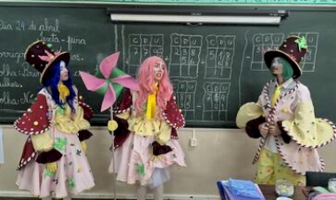 Troupe literária divulga Feira do Livro de Erechim