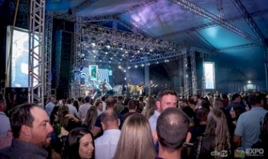 Leonardo encerra a Expo Tapejara 2026 com show histórico na Arena de Shows Super Danieli