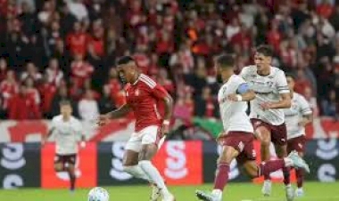 No Beira-Rio, Inter vence o Fluminense por 2 a 0 e se afasta da zona de rebaixamento