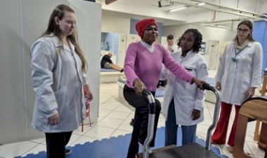 Além da técnica: humanização e diversidade marcam atendimento em Clínica de Fisioterapia da URI