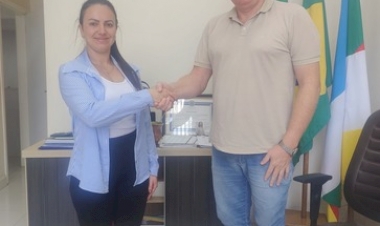 Vice-prefeita Daiane Bonetta assume Executivo Municipal  de Floriano Peixotodurante agenda em Brasília