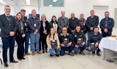 Em Estação, jovens agricultores recebem primeiros cartões do Programa Terra Forte