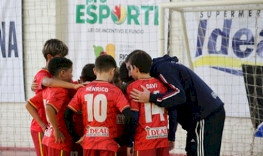 Acadêmicos de Educação Física promovem a 1ª Copa UNIDEAU Sicredi de Categorias de Base neste sábado 