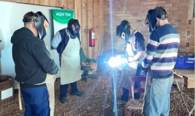 Curso Intensivo de Solda reúne participantes em Erebango