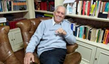 Luiz Coronel lança livro da Coleção Dicionários