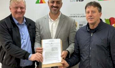 ASSINADO CONVÊNIO PARA REFORMA E AMPLIAÇÃO DO GINÁSIO MUNICIPAL ROMANO SEMINOTTI