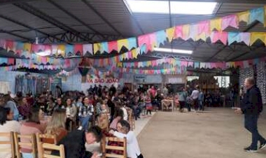 Arraiá da Escola Municipal Anita Garibaldi celebra tradição, integração e alegria em Floriano Peixoto