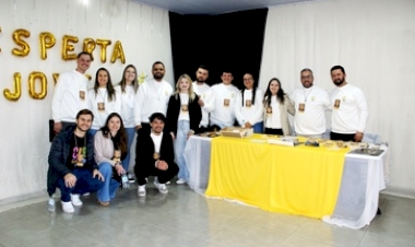 Desperta Jovem reúne mais de 200 participantes em Erechim com reflexão, teatro e show de Lucas Montaglia