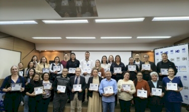 Hospital de Clínicas destaca trajetória de colaboradores que completaram 10, 20 e 30 anos de trabalho
