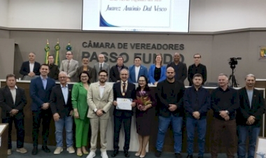 Diretor Técnico do HC, Dr. Juarez Dal Vesco recebe a Medalha Grão Mérito Fagundes dos Reis