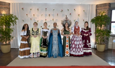 Frinape 2026 apresenta oficialmente os trajes da Corte
