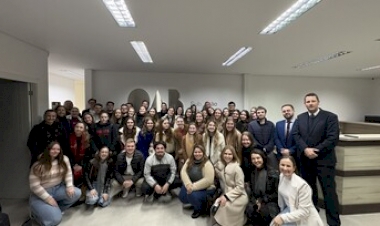 Formandos do Curso de Direito da URI visitam a OAB/RS Subseção de Erechim 
