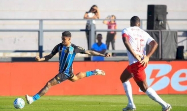 Fora de casa pelo Brasileirão, Grêmio perde para o Bragantino com gol no último minuto
