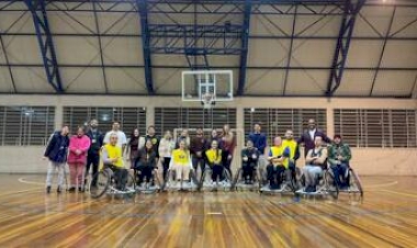 Acadêmicos de Odontologia visitam projeto de Basquete em Cadeira de Rodas da URI 