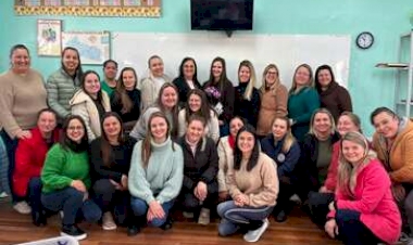 Secretaria Municipal de Educação promove formação “Cuidar de Quem Cuida” com foco na saúde emocional dos profissionais da educação