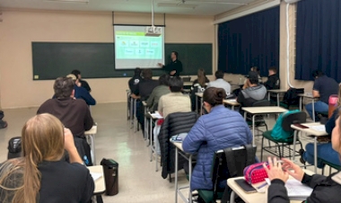 Estudantes de Agronomia da URI conhecem os bastidores do desenvolvimento de cultivares 