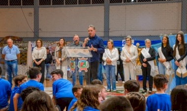 Feira Conexão Família DJB reúne comunidade e valoriza protagonismo estudantil em Ipiranga do Sul