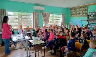 Educação municipal amplia equipe com a chegada de Assistente Social à rede de ensino de Floriano Peixoto