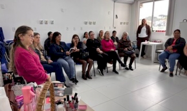 Dia da Beleza reúne mulheres em momento de cuidado e acolhimento no SER Mulher