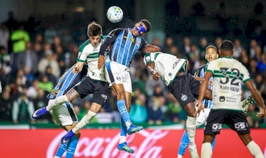 Sobre o Coritiba, Grêmio conquista primeira vitória fora de casa neste Brasileirão, mas permanece no Z-4
