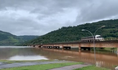 Ponte do Goio-Ên tem interdição parcial por suspeita de fissura