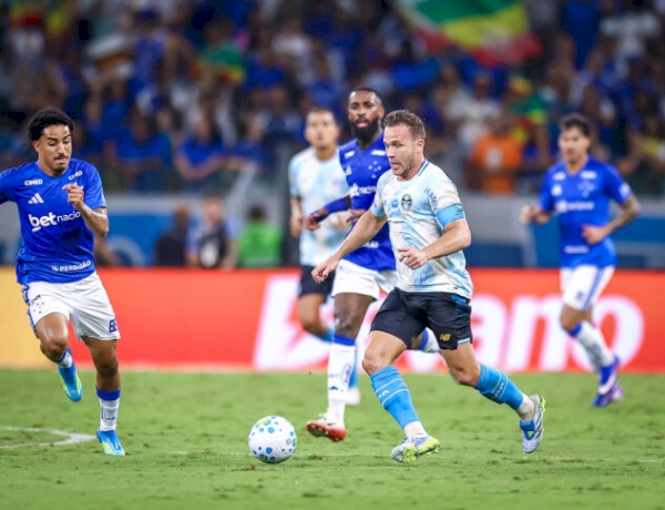 Grêmio perde para o Cruzeiro pelo placar de 2 a 0