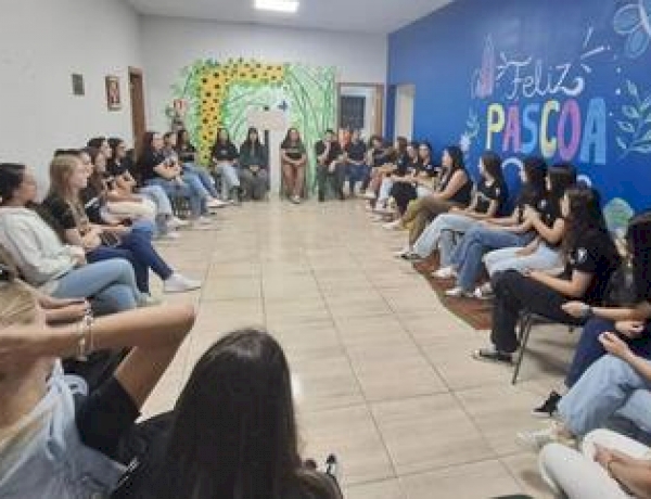 Curso de Fisioterapia realiza visita à Associação Aquarela Pró-Autista