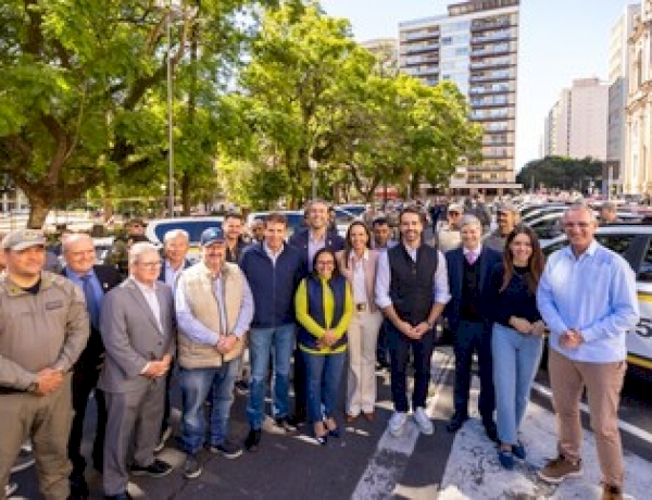 Governador Eduardo Leite entrega 30 novas viaturas à Brigada Militar