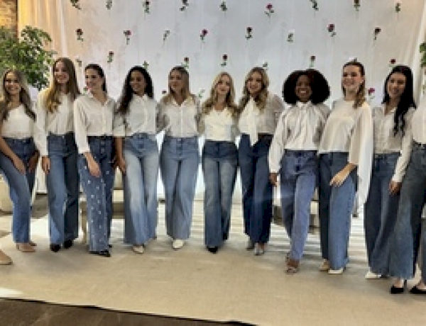 12 candidatas concorrem ao título de Rainha da Frinape 2026