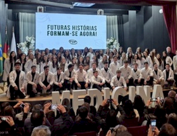 Grande público prestigia Cerimônia de entrega de Jalecos do Curso de Medicina da URI