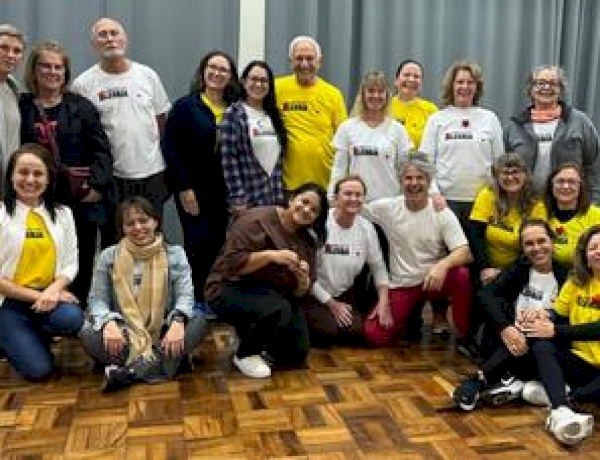 Clown internacional em Erechim: o Brasil precisa apoiar grupos como os Amigos da Alegria