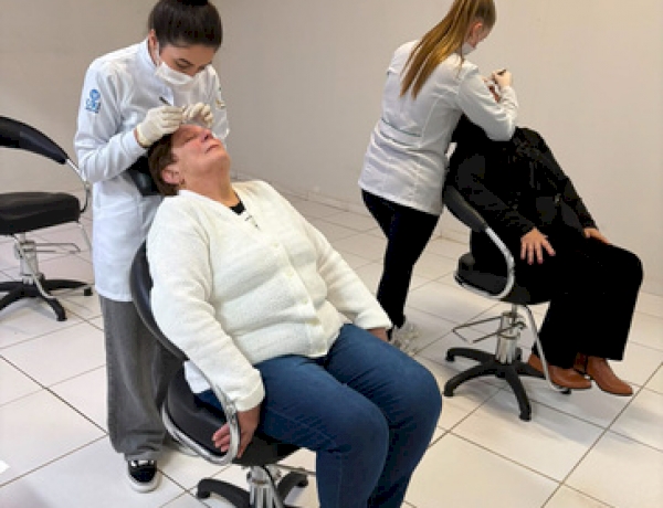 Estética e Cosmética da URI promove ação de cuidado com integrantes da Universidade Sem Limites