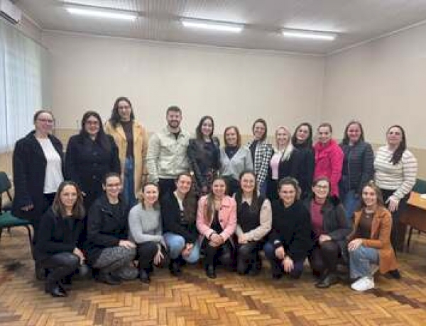 Psicólogas de Ipiranga do Sul participam de capacitação regional promovida pela AMAU/URI