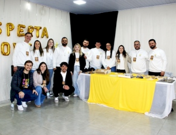 Desperta Jovem reúne mais de 200 participantes em Erechim com reflexão, teatro e show de Lucas Montaglia