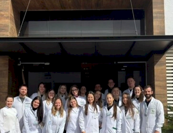 Enfermagem da URI visita o Serviço de Radioterapia do Centro de Câncer
