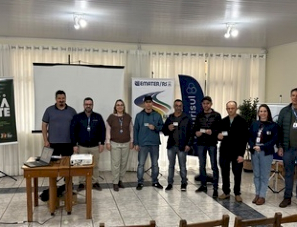 Ipiranga do Sul entrega primeiros cartões do Programa Terra Forte a agricultores contemplados