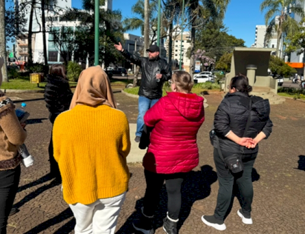Alunas do curso de Agente de Informações Turísticas do Senac Erechim realizam visita ao Arquivo Histórico Municipal