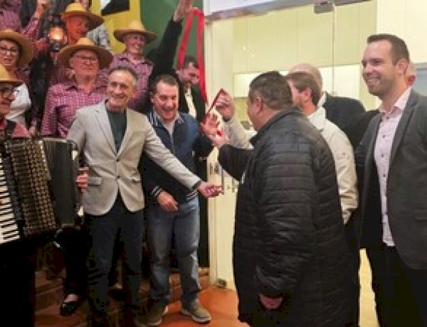 Presidente da AMAU participa da solenidade de inauguração do Centro de Atendimento ao Turista