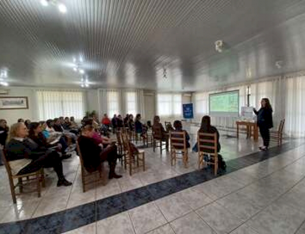 Capacitação fortalece práticas de inclusão de estudantes com TEA na rede municipal de Ipiranga do Sul