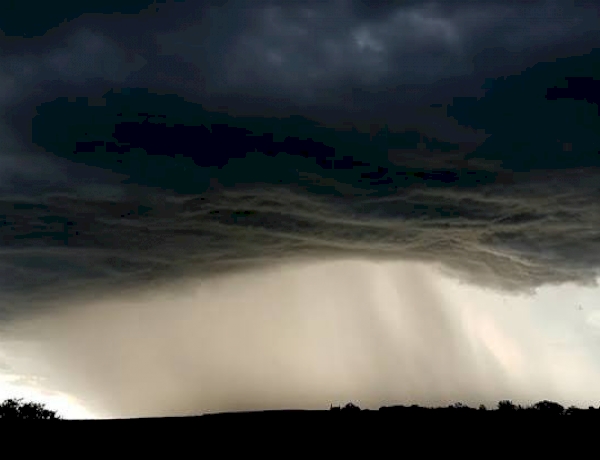 Chuva intensa e temporais isolados atingem o Rio Grande do Sul