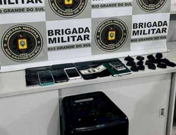 Trio é preso por tráfico e perturbação do sossego