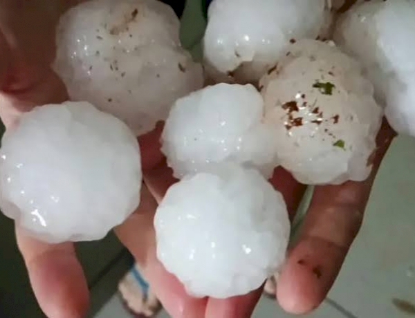 Granizo causa danos em mais de mil casas em Três Palmeiras