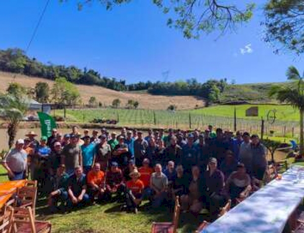 Dia de Campo de Fruticultura promove conhecimento e troca de experiências em Floriano Peixoto