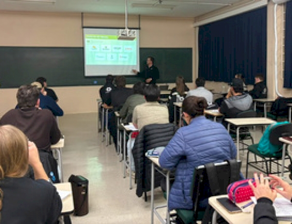 Estudantes de Agronomia da URI conhecem os bastidores do desenvolvimento de cultivares 