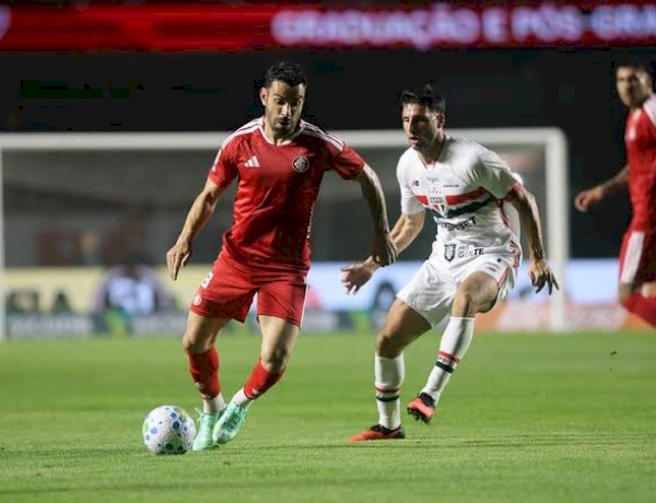 Fora de casa, Inter perde de 1 a 0 para o São Paulo e segue no Z-4 do Brasileirão