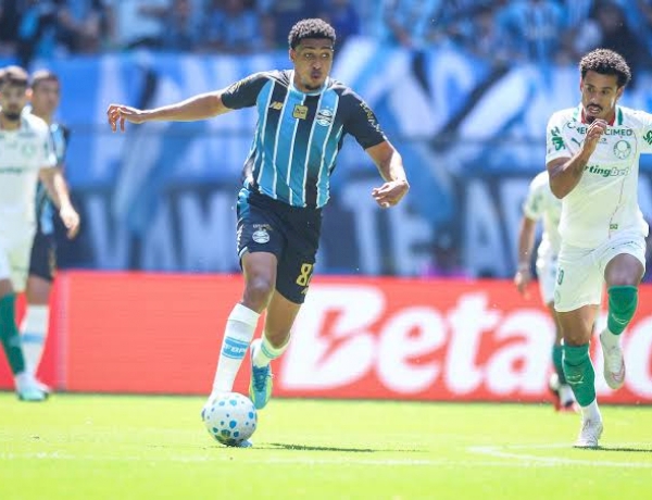 Grêmio empata com o Palmeiras e segue na zona de rebaixamento do Campeonato Brasileiro