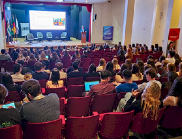 Semana da Medicina da URI inicia com debates sobre medicina e formação profissional