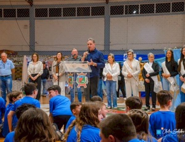 Feira Conexão Família DJB reúne comunidade e valoriza protagonismo estudantil em Ipiranga do Sul