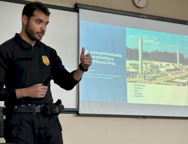 Diretor do Presídio Estadual compartilha experiências com acadêmicos de Direito