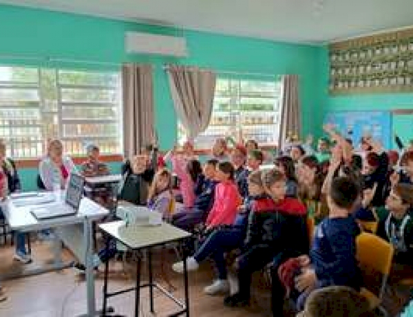 Educação municipal amplia equipe com a chegada de Assistente Social à rede de ensino de Floriano Peixoto